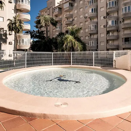 Con Piscina Y Pistas De Tenis *