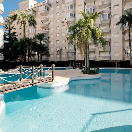 Con Piscina Y Pistas De Tenis