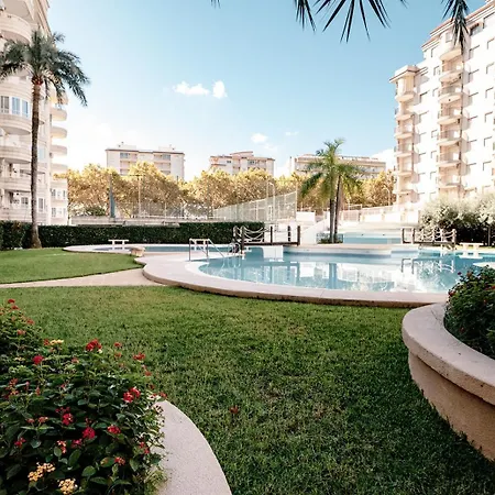 Con Piscina Y Pistas De Tenis